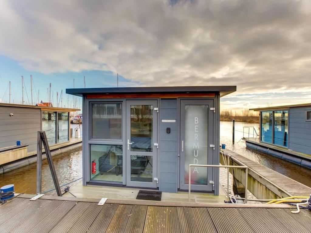 Готель Modern Houseboat In Marina Of Волендам Екстер'єр фото